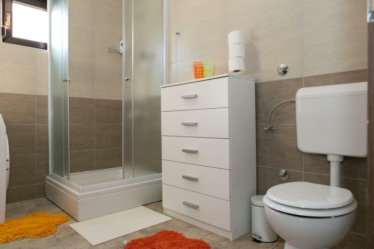Apartman Lori Otočac Exteriör bild