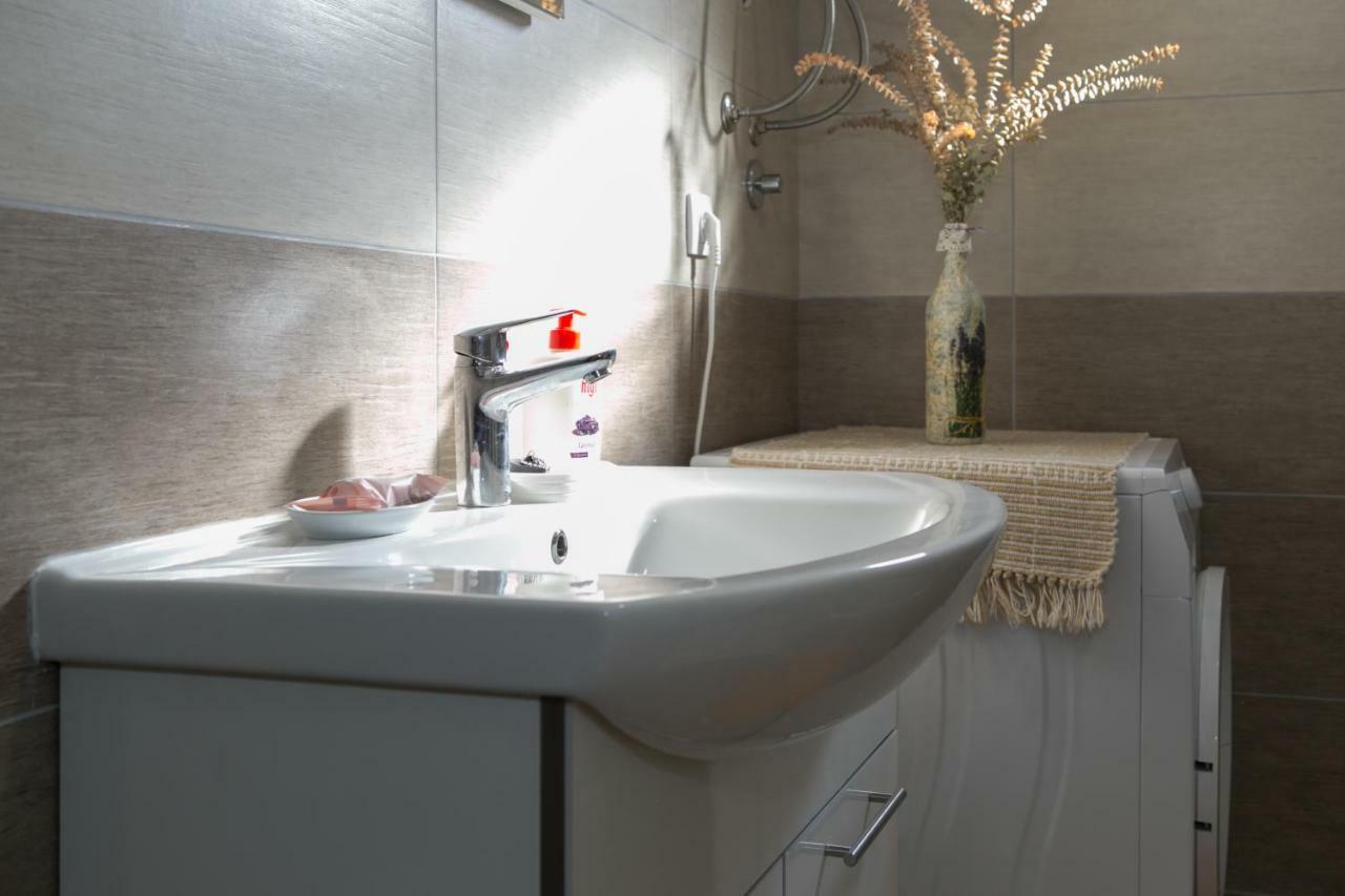 Apartman Lori Otočac Exteriör bild