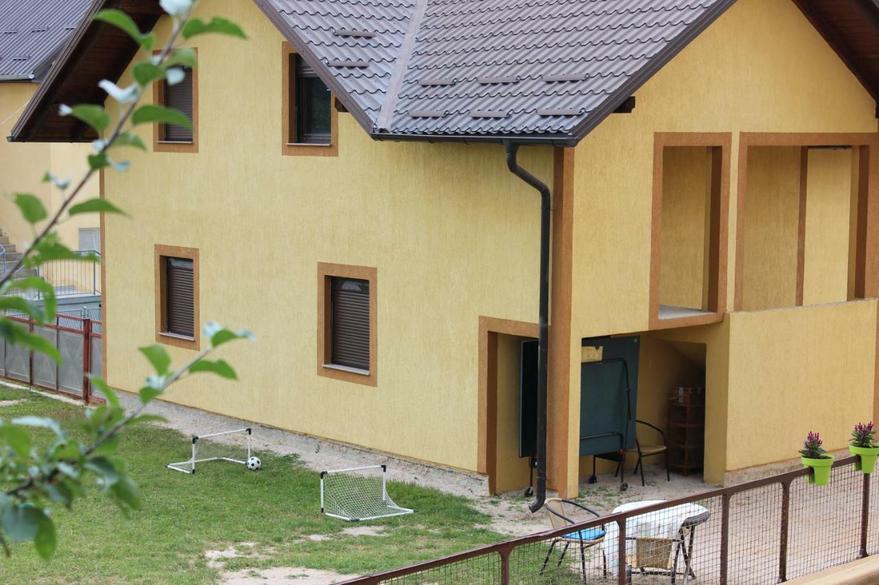 Apartman Lori Otočac Exteriör bild
