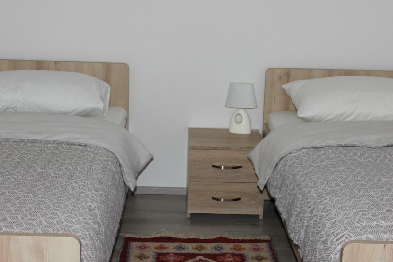 Apartman Lori Otočac Exteriör bild